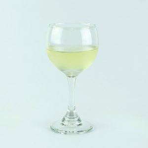 copa con vino blanco